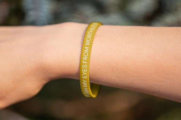 "Turn My Eyes From Worthless Things" Wristband - Image 2